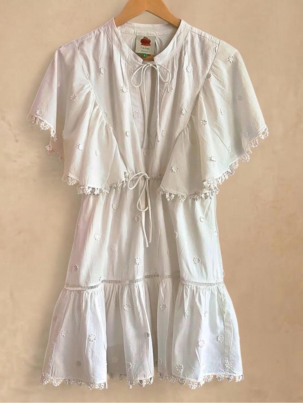 FARM Rio Off-White 3D Flower Mini Dress size S - Picture 2 of 6